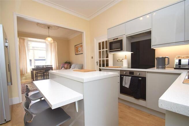5 bed Terraced to rent Image 5