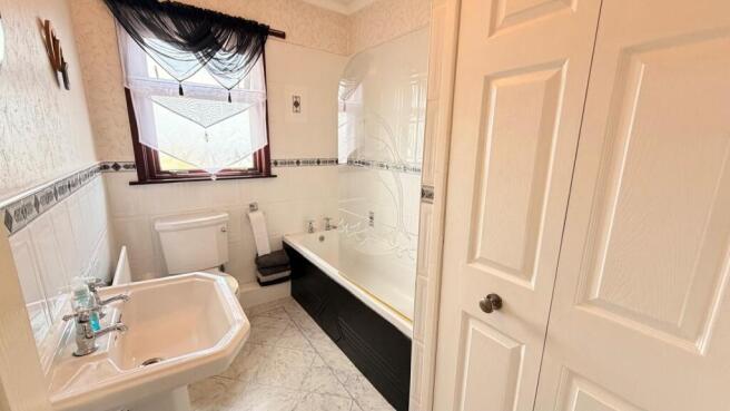 2 bed Cottage for sale Image 11
