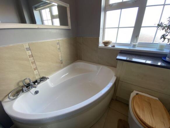 Family Bathroom/WC