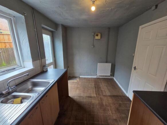 17 New Meeting Street, Oldbury, West Midlands, B69 4DG - More