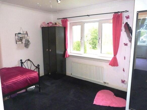 BEDROOM 2