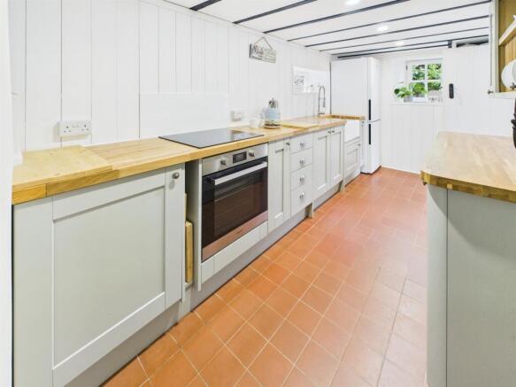 CAM01713G0-PR0082-STILL026.jpg