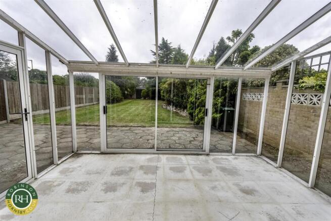 4 bed Detached for sale Image 9