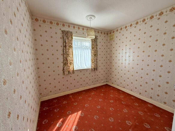 2 bed Semi-Detached Bungalow for sale Image 8
