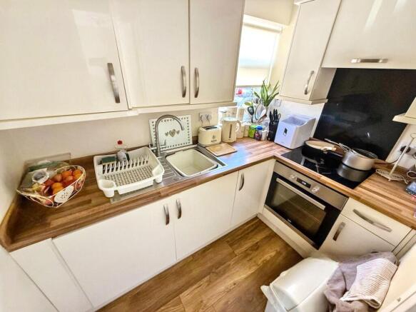 2 bed Semi-Detached Bungalow for sale Image 5