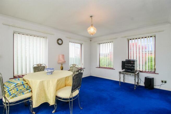 GARDEN ROOM