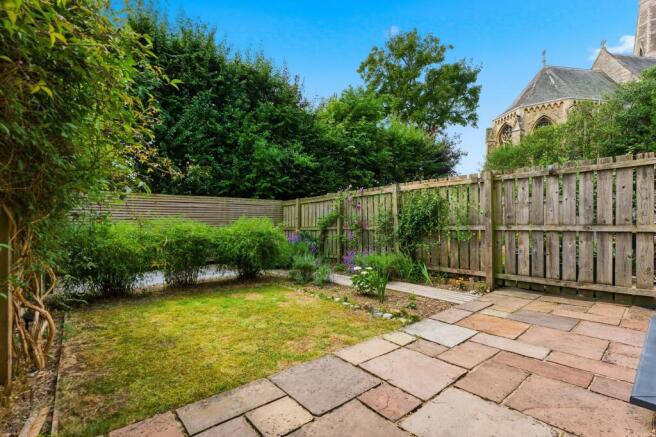 4 bed Terraced for sale Image 4