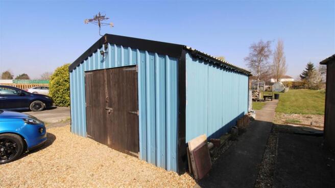 Garage/Workshop