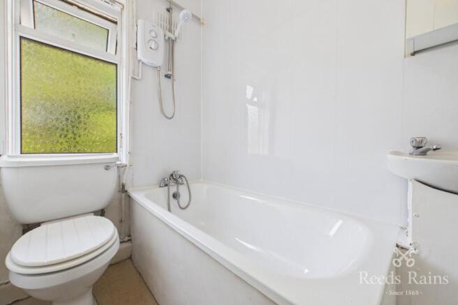 2 bed Terraced to rent Image 10