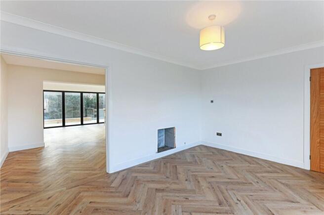 4 bed Detached for sale Image 5