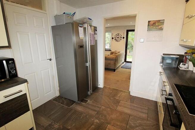 3 bed Semi-Detached for sale Image 8