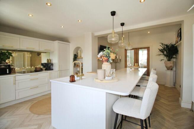 3 bed Terraced for sale Image 7