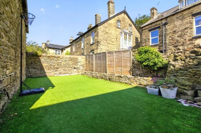 6 bed House for sale Image 12