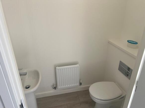 3 bed Detached to rent Image 5
