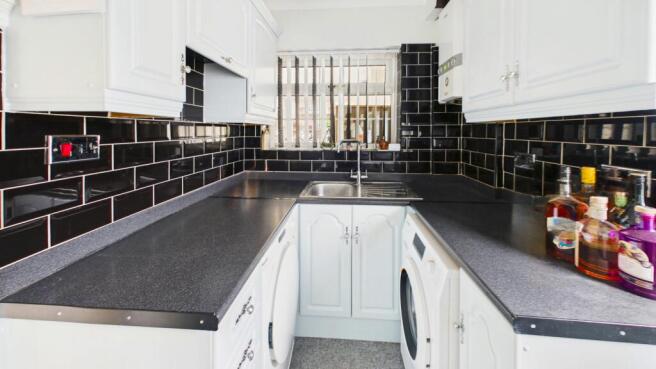 3 bed Semi-Detached for sale Image 10