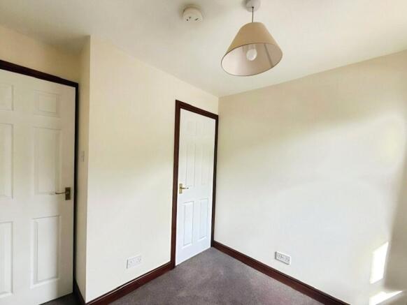 2 bed End of Terrace to rent Image 10
