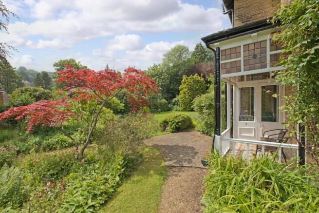 5 bed Detached for sale Image 4