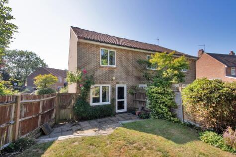Goddards Close, Cranbrook, Kent, TN17 3LJ