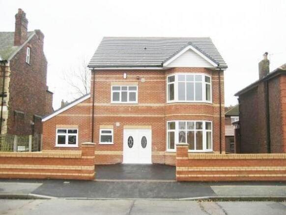 Impressive detached home with modern brickwork...