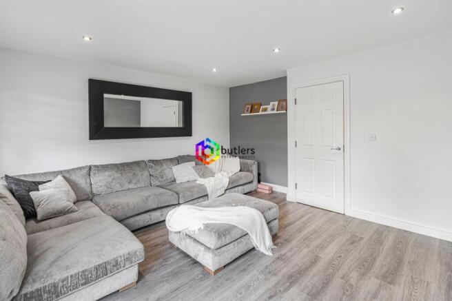 4 bed Semi-Detached for sale Image 6