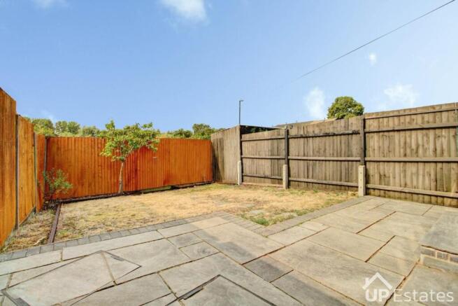 Mayflower Drive, Wyken, Coventry photo 4