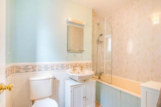 3 bed Detached to rent Image 9