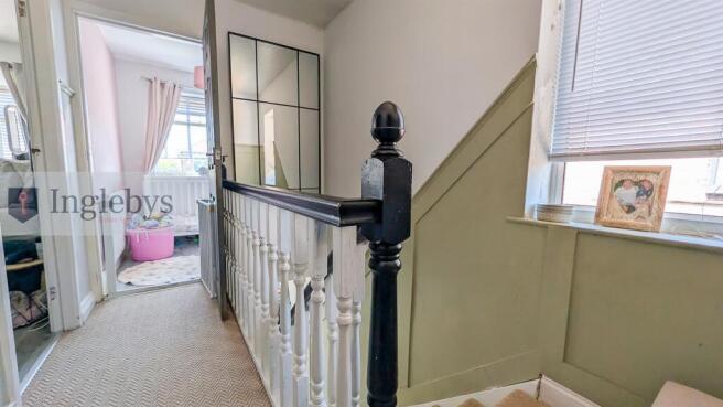 3 bed Semi-Detached for sale Image 8