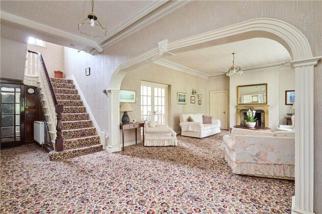 8 bed Detached for sale Image 4