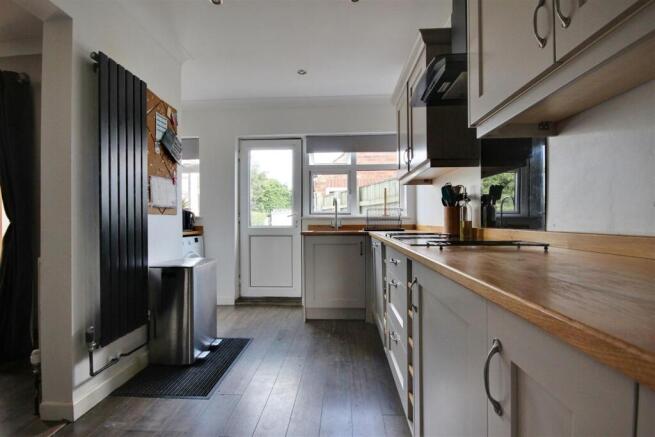 3 bed Semi-Detached for sale Image 6