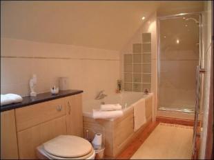 en suite to bed 2