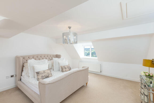 4 bed Detached for sale Image 10