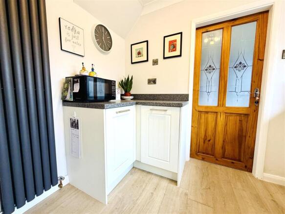 3 bed Terraced for sale Image 6