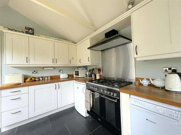 Kitchen (3).jpeg