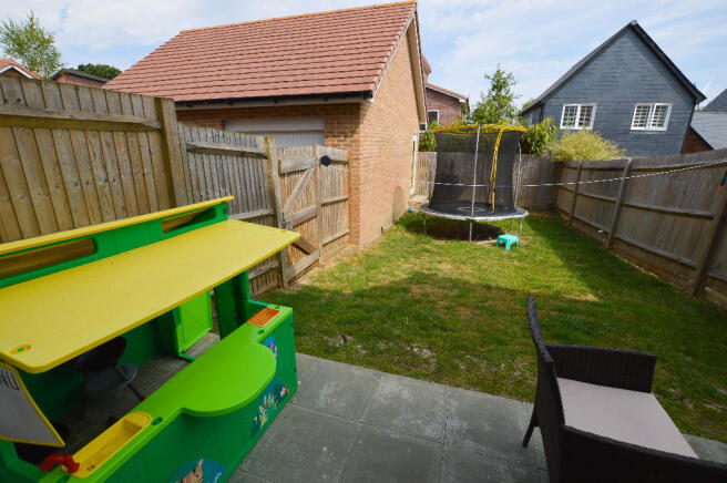 Photo 12