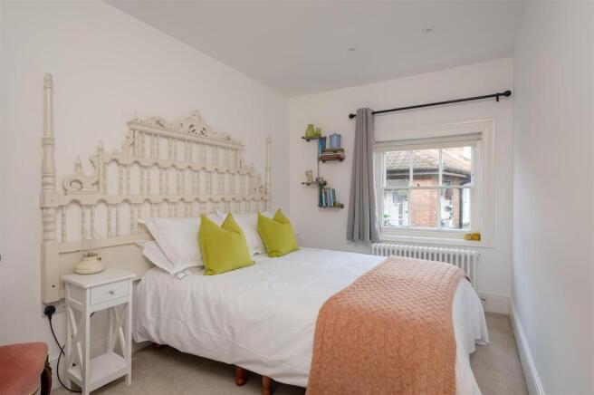 4 bed Town House for sale Image 8