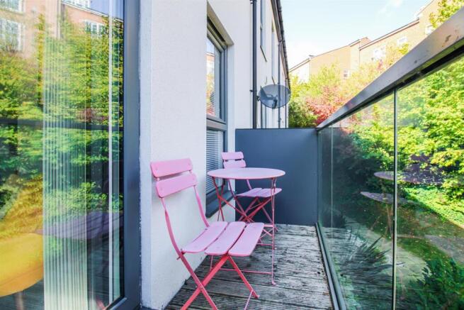 2 bed Town House for sale Image 7
