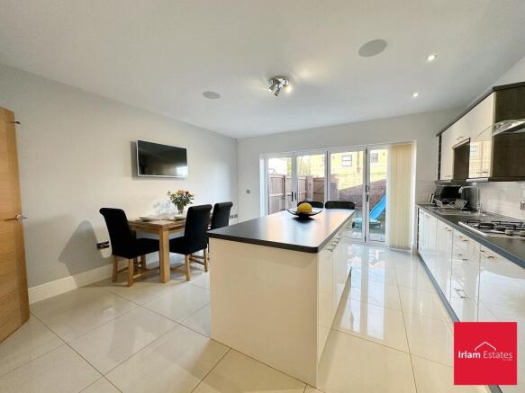 KITCHEN/DINER