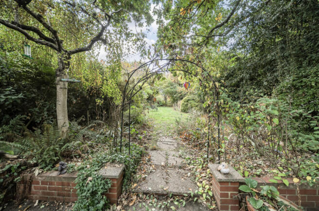 1364094-18-68e6a1...