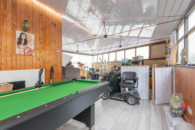 6 bed Detached for sale Image 8