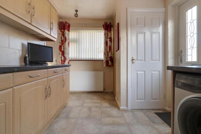 2 bed Semi-Detached Bungalow for sale Image 5