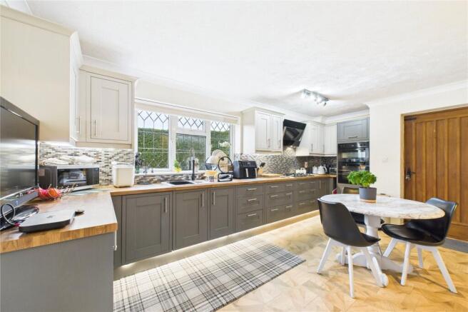 Kitchen/Breakfast Rm