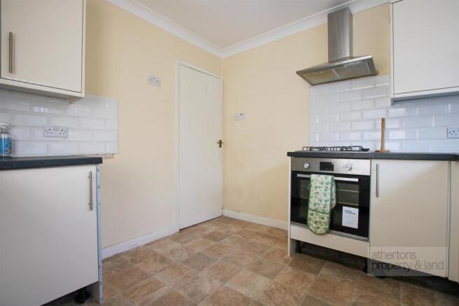 Kitchen 2.jpg