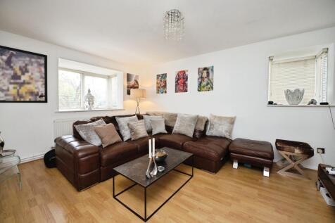 Harkness Close, Romford, RM3