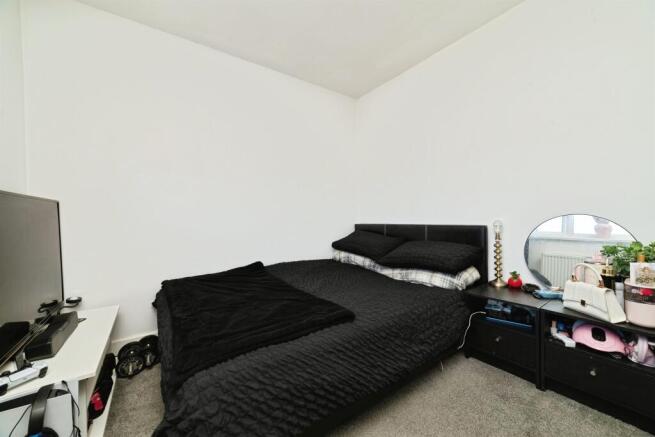3 bed Terraced for sale Image 12