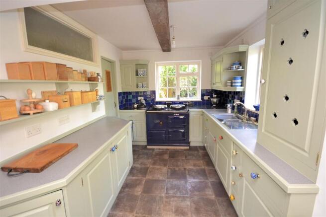 Kitchen 1 (1).jpg