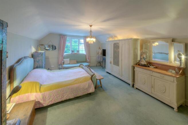 Bedroom 1.jpg