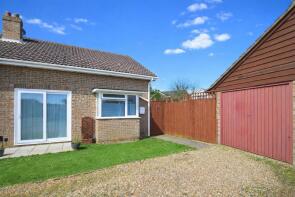 14, Home Farm Close, Sandown PO36 9QF