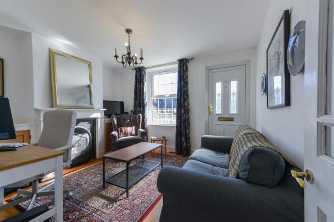 April Cottage16.jpg