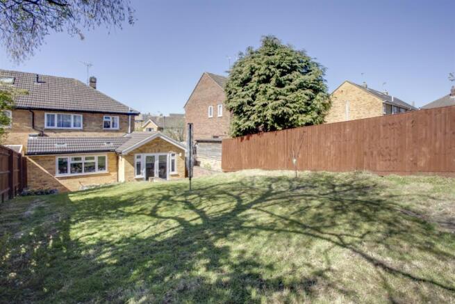 Garden & Rear Aspect