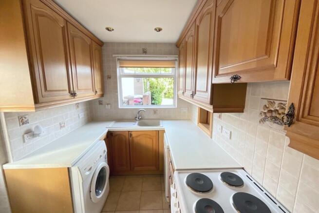 3 bed Semi-Detached for sale Image 6